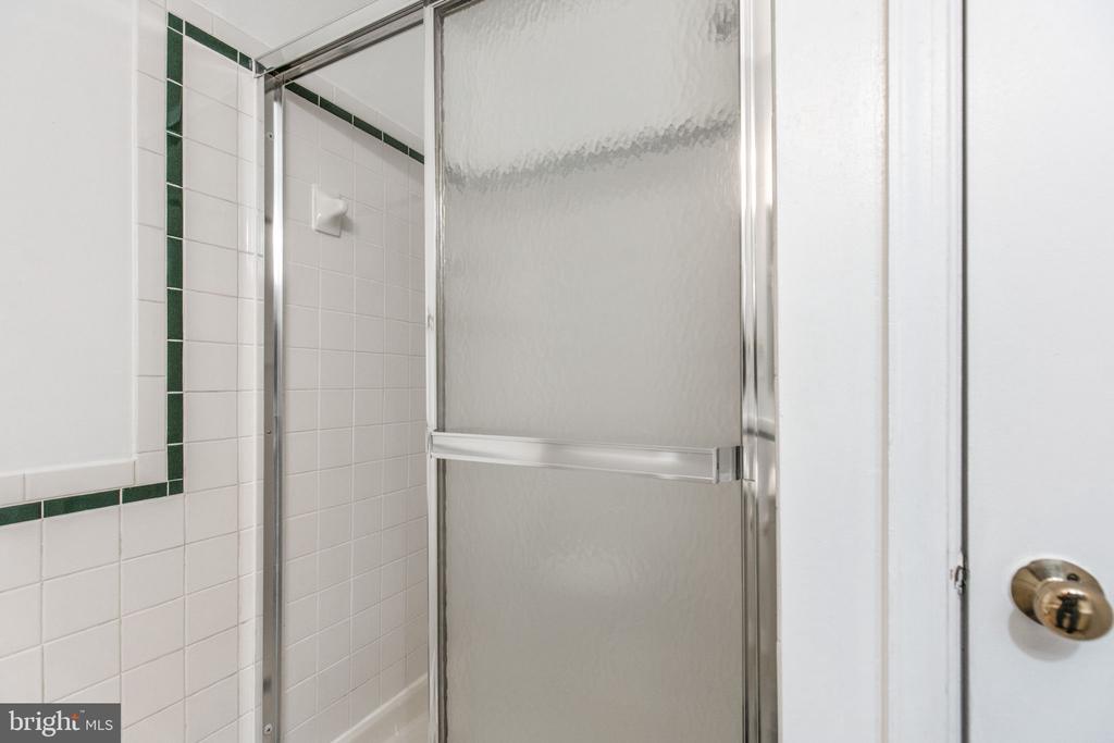 2454 YARMOUTH LANE