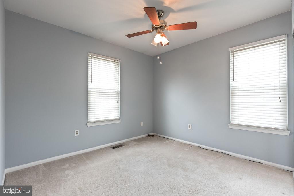2454 YARMOUTH LANE