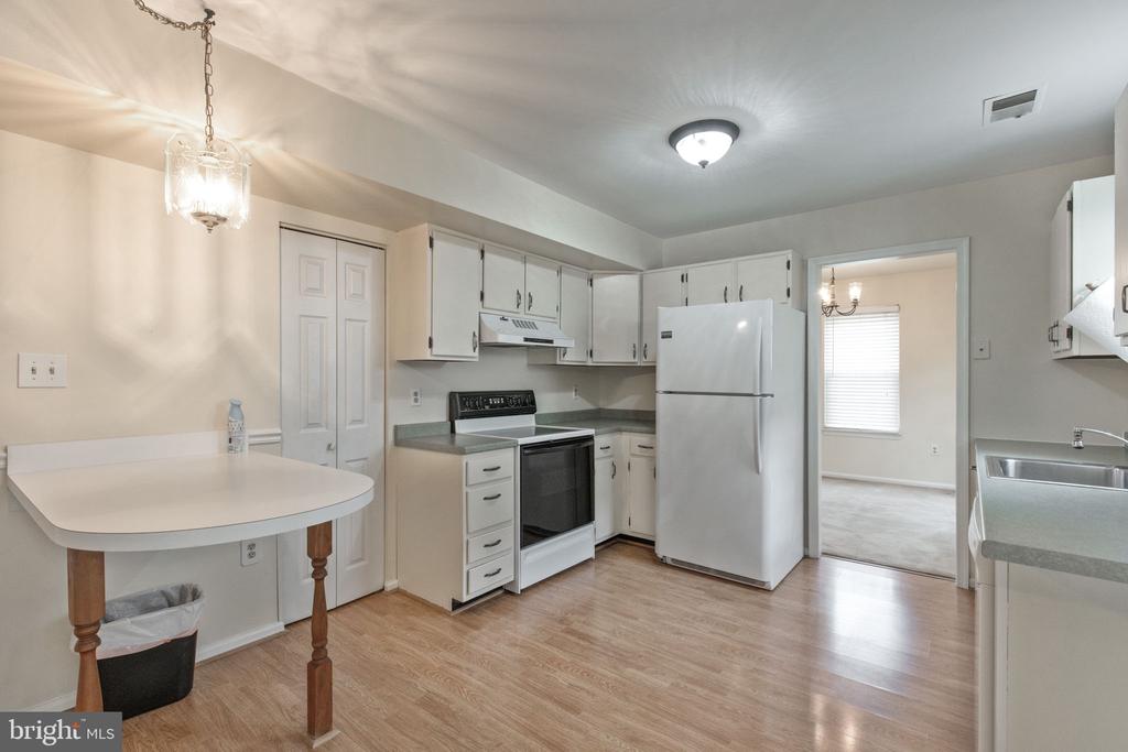 2454 YARMOUTH LANE