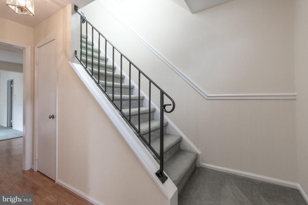 2454 YARMOUTH LANE