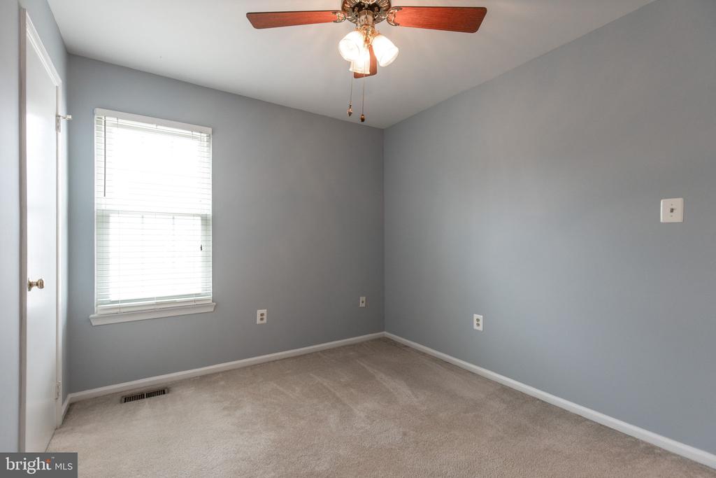 2454 YARMOUTH LANE