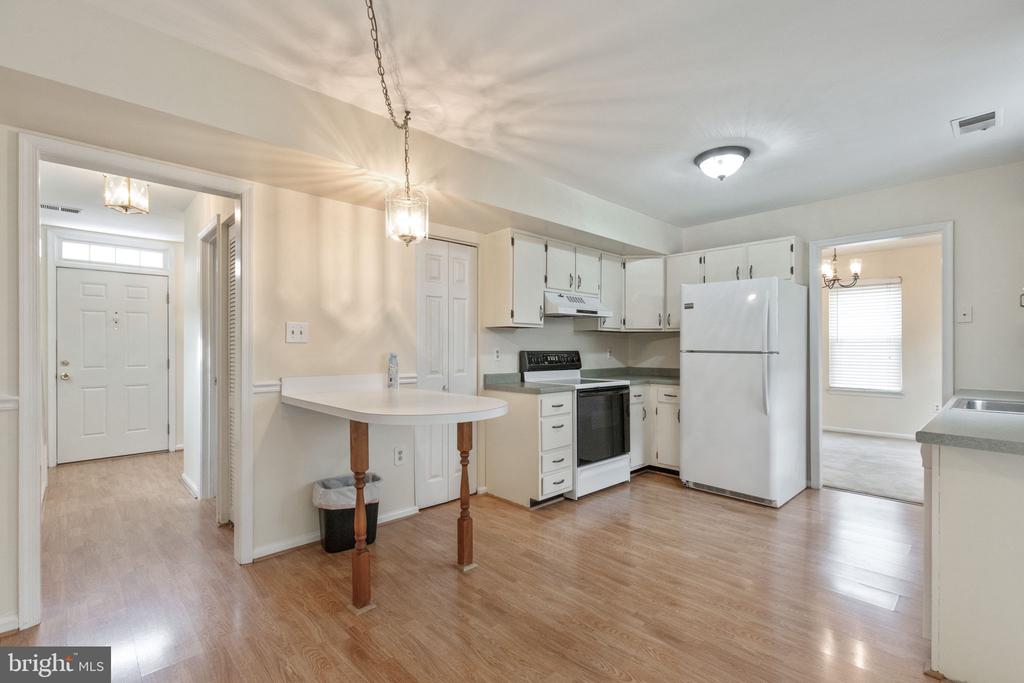 2454 YARMOUTH LANE