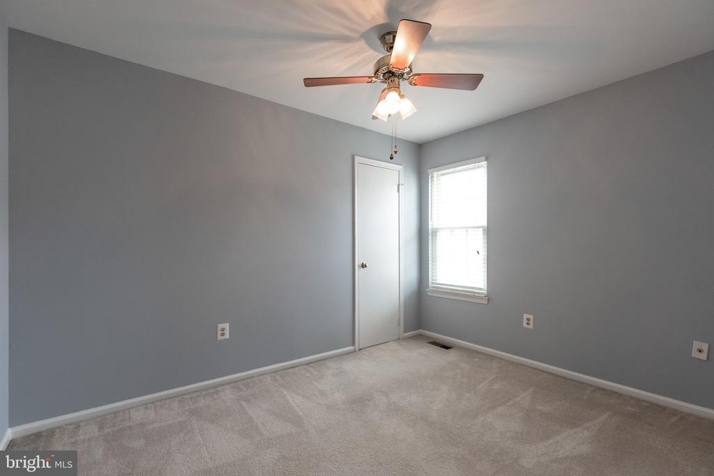 2454 YARMOUTH LANE