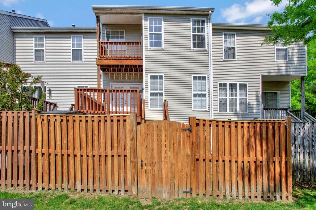 2412 SANDWICH COURT
