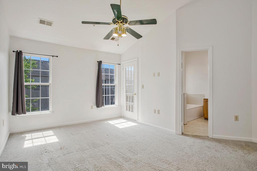 2412 SANDWICH COURT