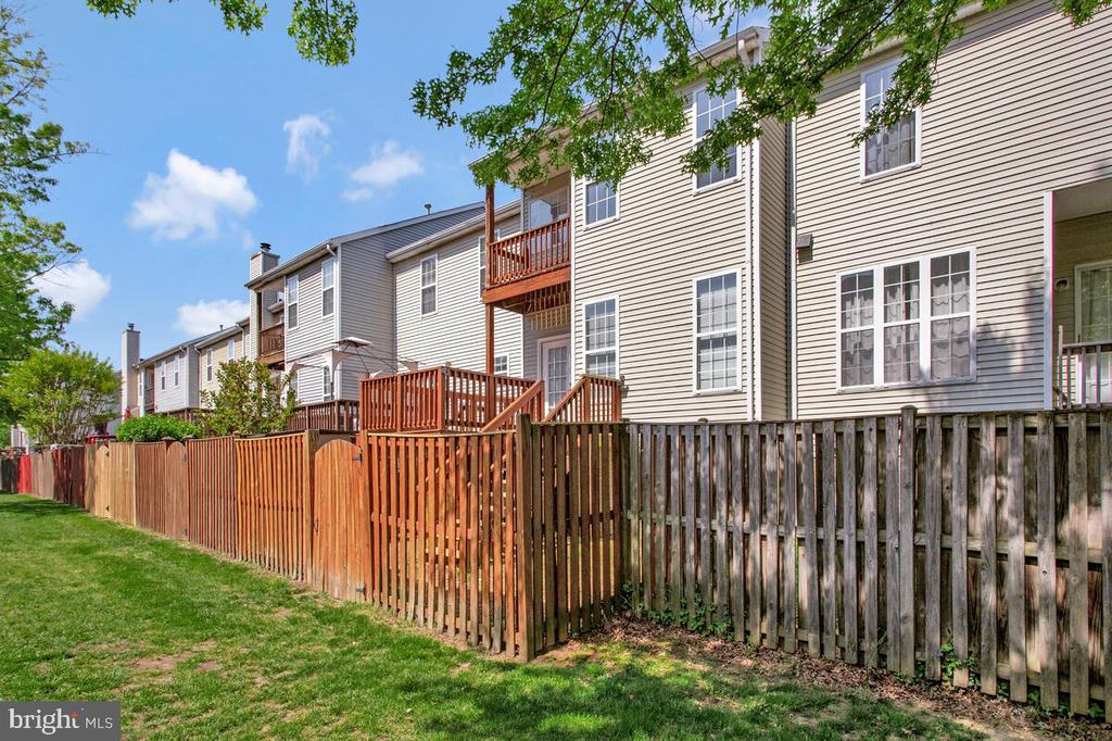 2412 SANDWICH COURT