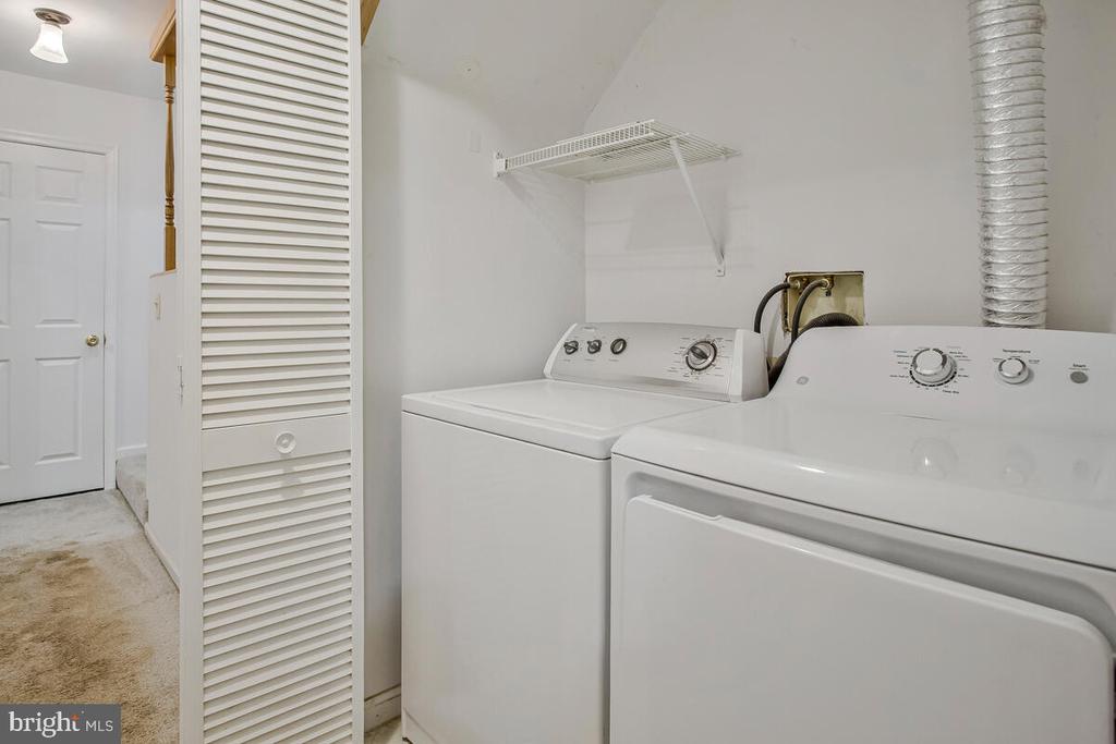 2412 SANDWICH COURT