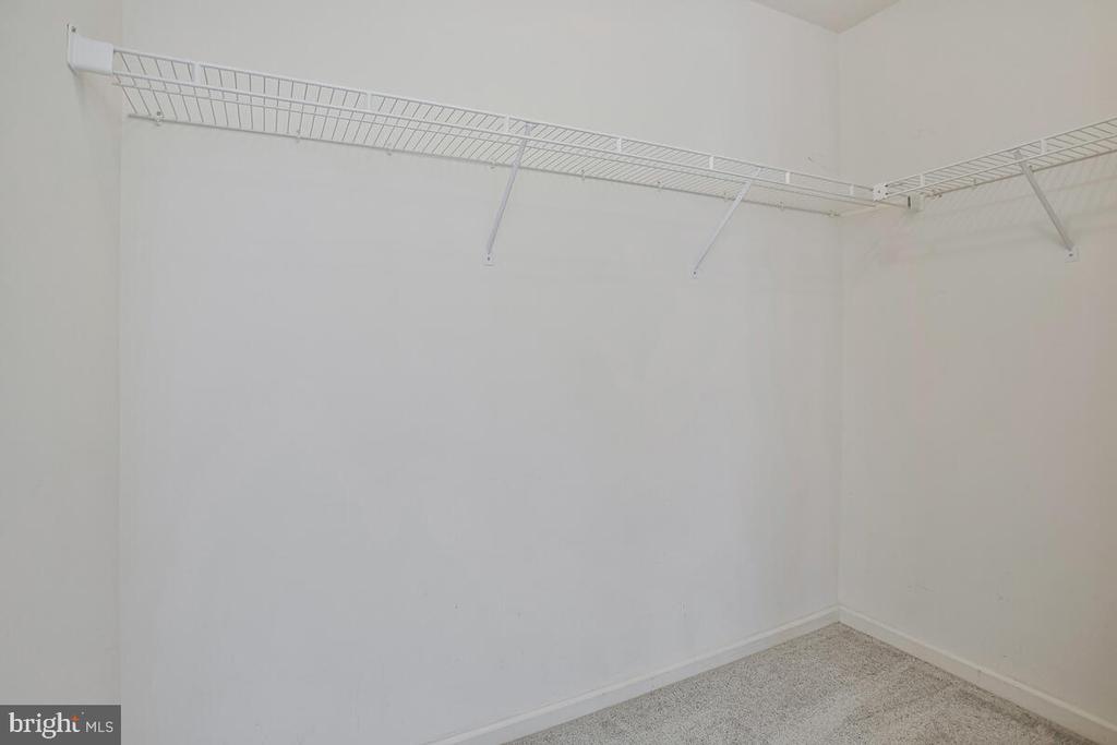 2412 SANDWICH COURT