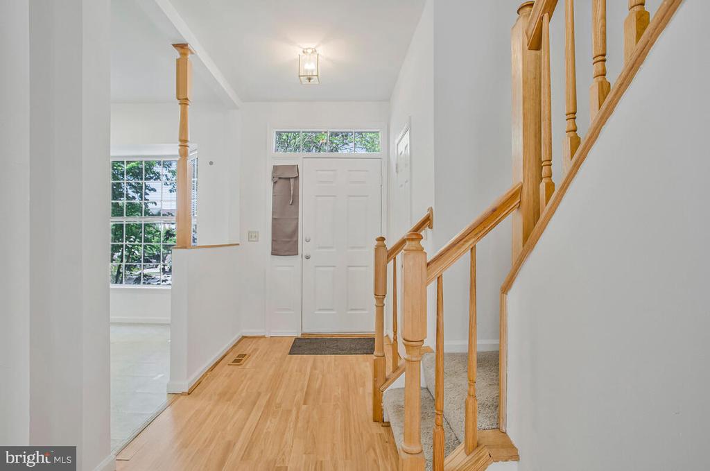 2412 SANDWICH COURT