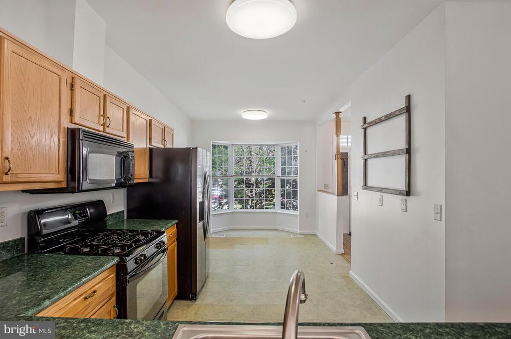 2412 SANDWICH COURT