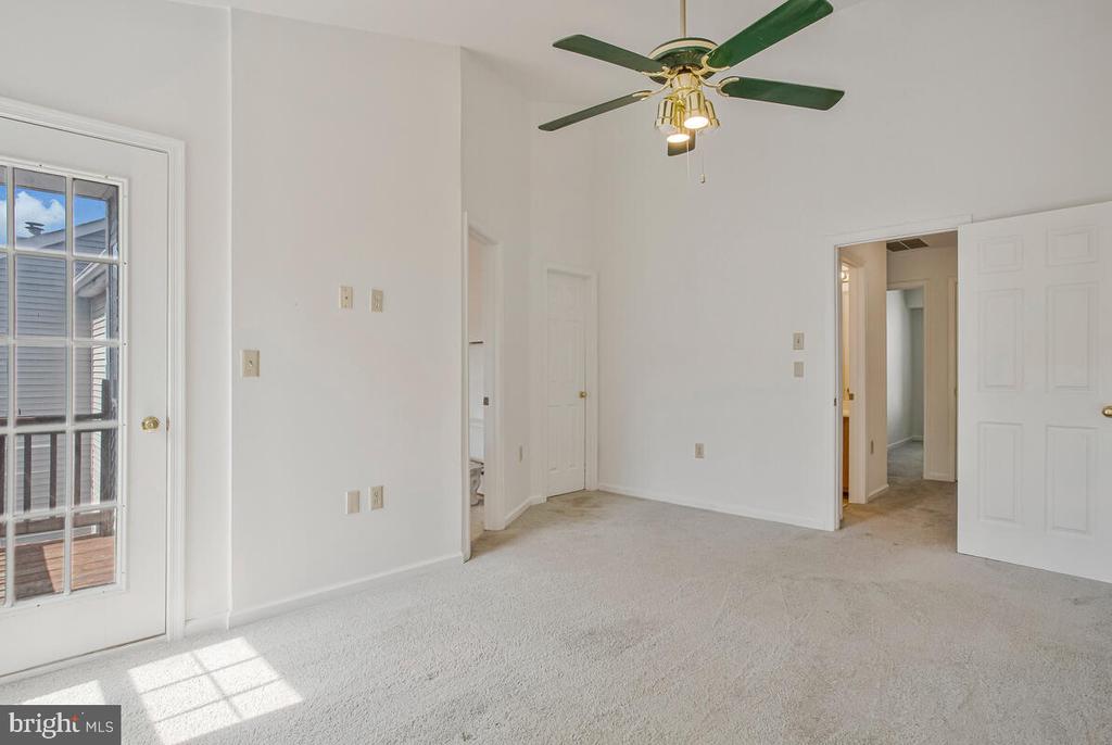 2412 SANDWICH COURT