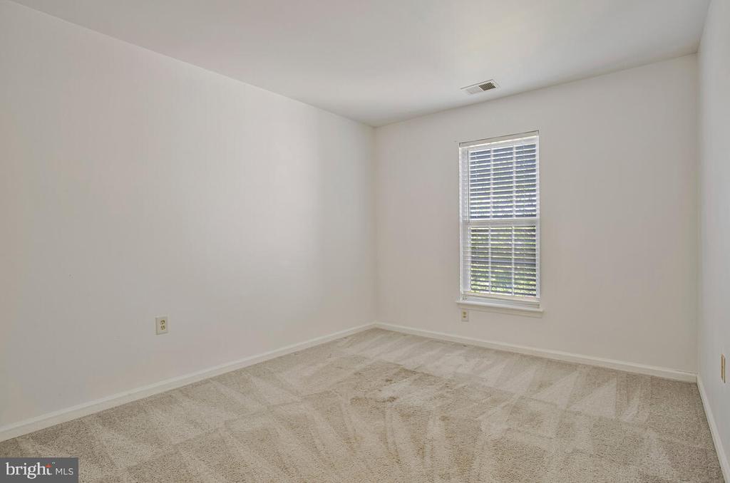 2412 SANDWICH COURT