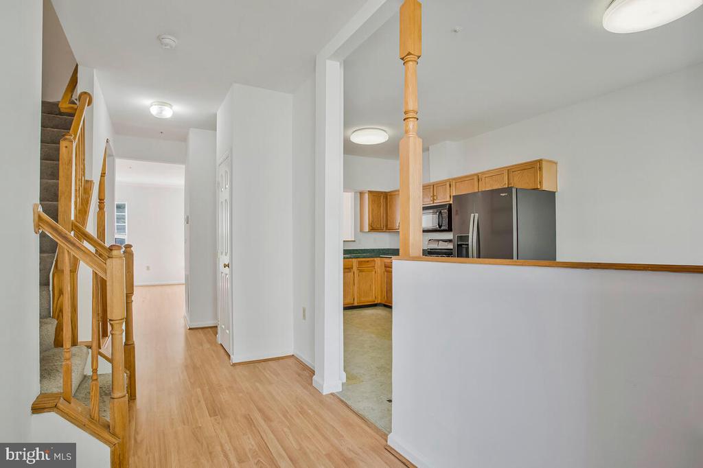 2412 SANDWICH COURT
