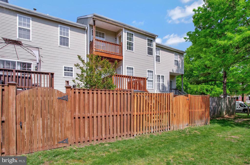 2412 SANDWICH COURT