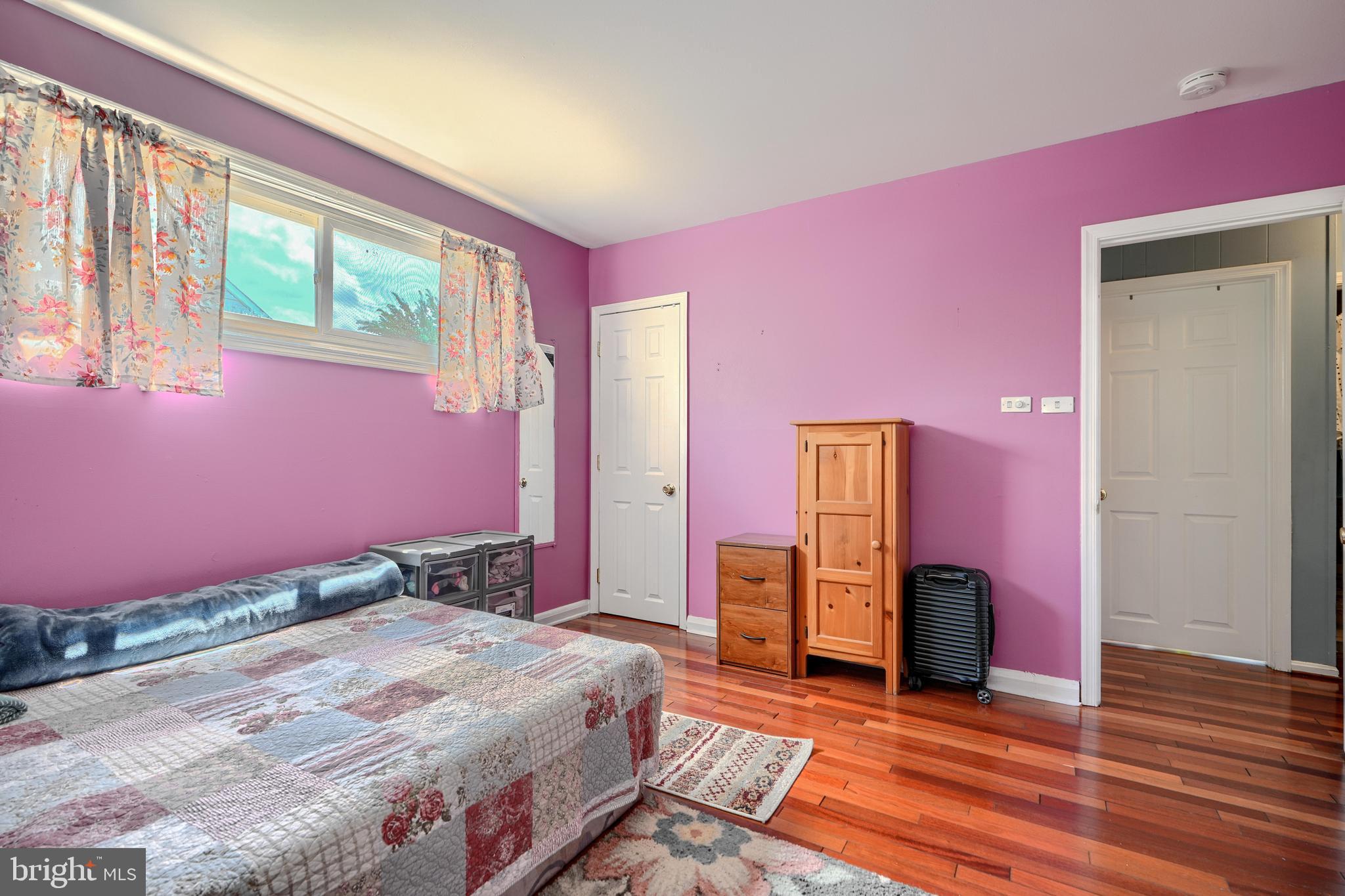 102 Louise Ter