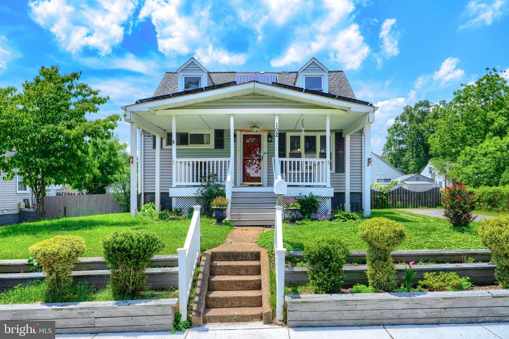 102 Louise Ter