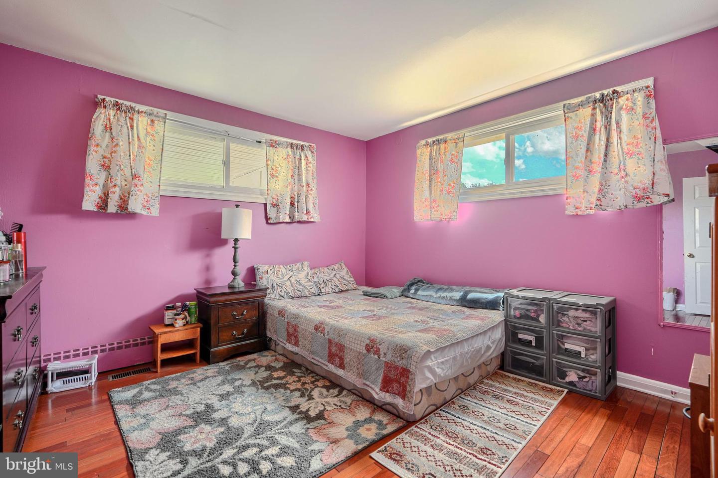 102 Louise Ter