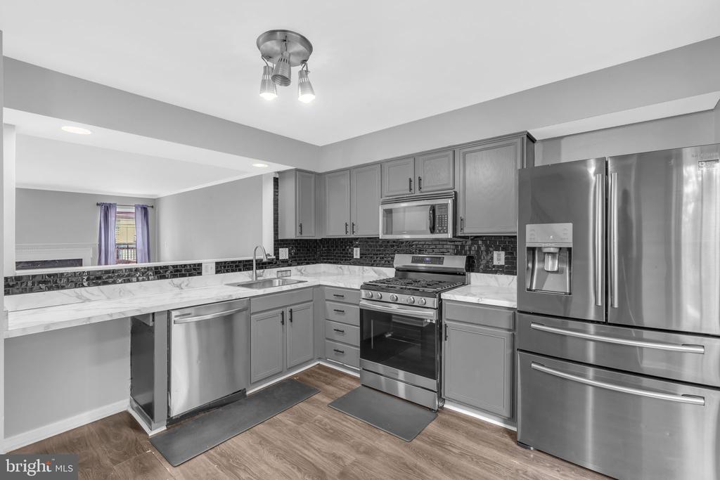 6611 BUSKIN LANE