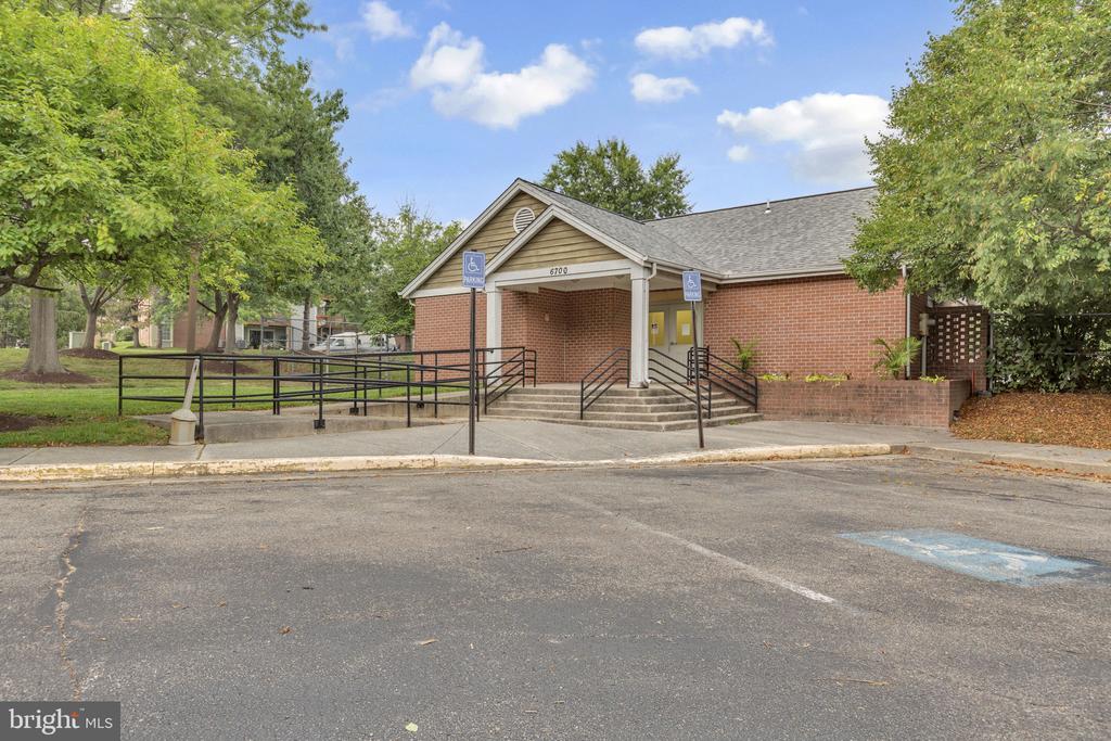 6611 BUSKIN LANE
