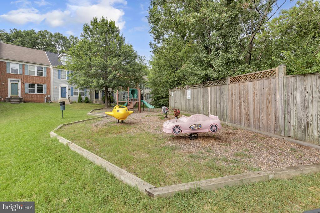 6611 BUSKIN LANE