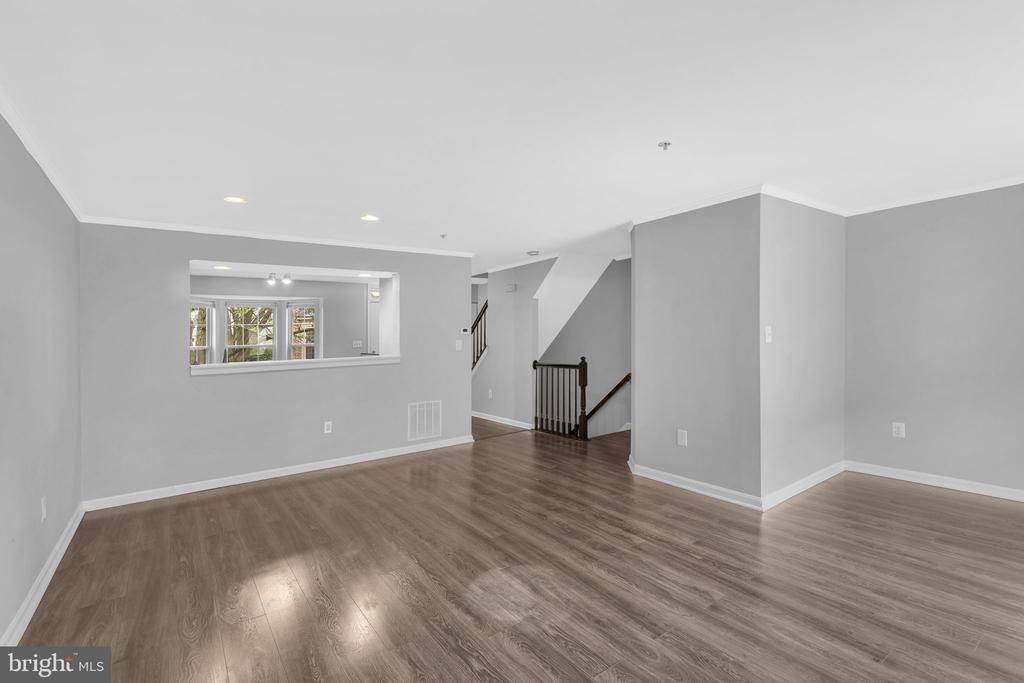 6611 BUSKIN LANE