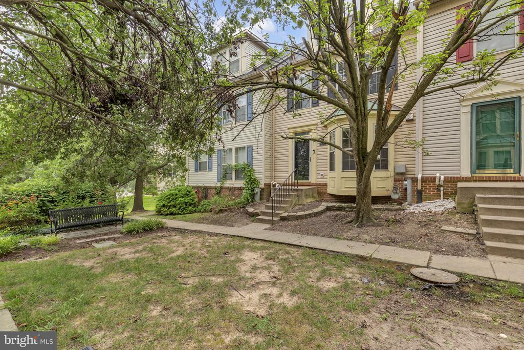6611 BUSKIN LANE