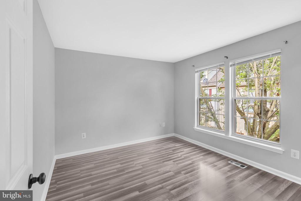 6611 BUSKIN LANE
