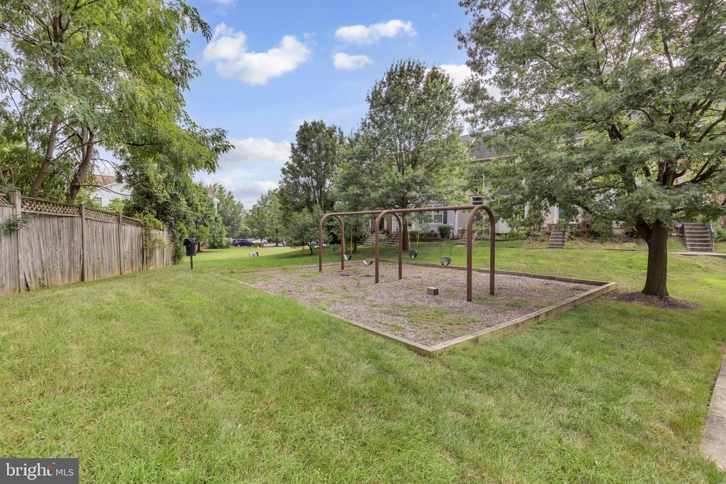 6611 BUSKIN LANE