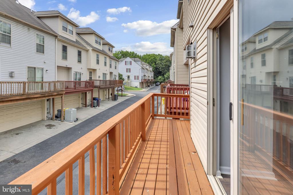6611 BUSKIN LANE