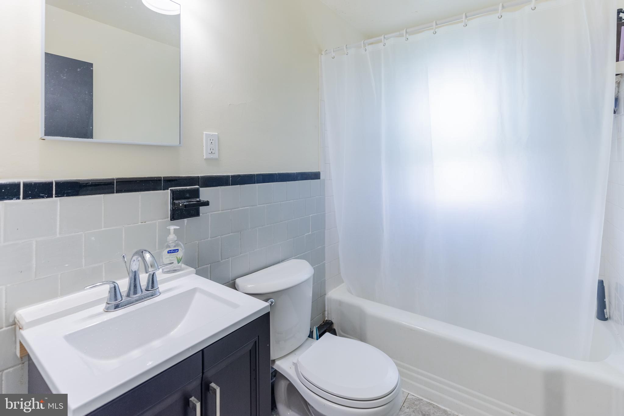 4807 1/2 Calumet Ave