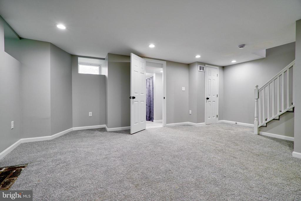 1509 Roundhill Rd