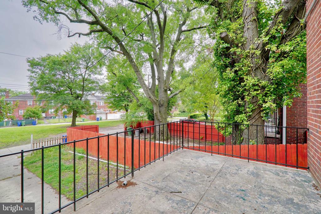 1509 Roundhill Rd