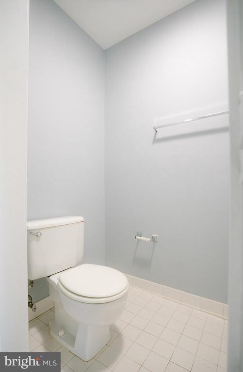 455 NICOLL AVE #1
