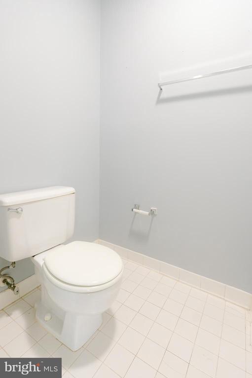 455 NICOLL AVE #1