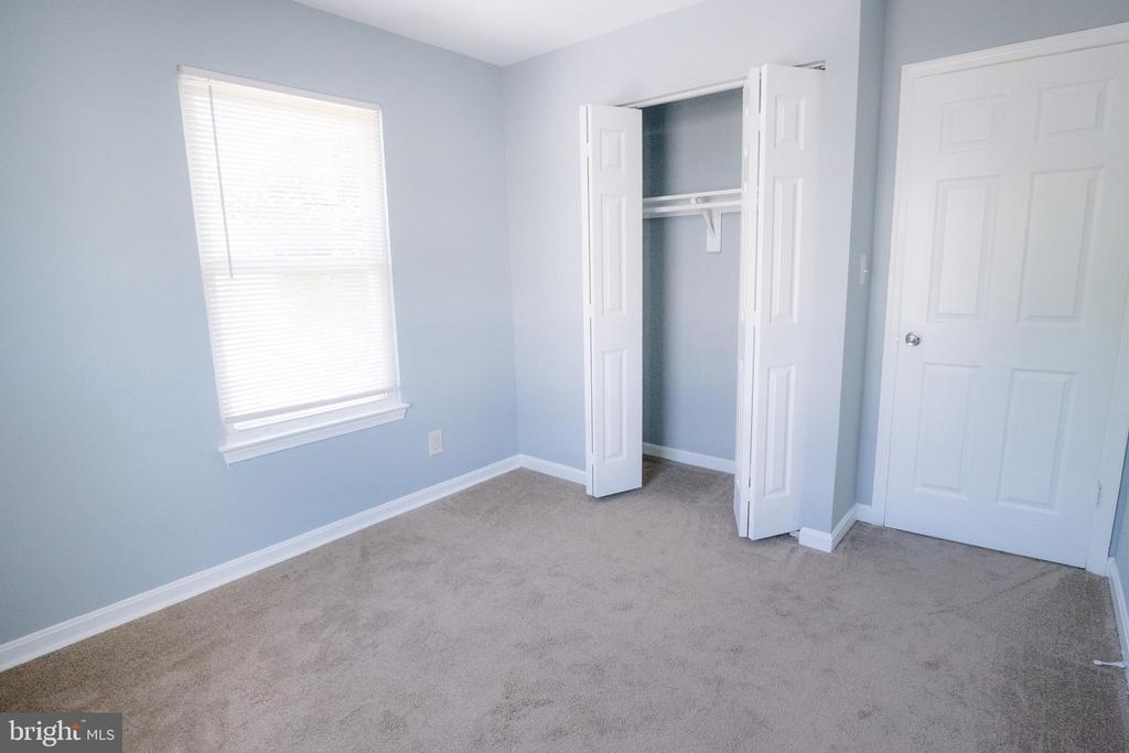 455 NICOLL AVE #1