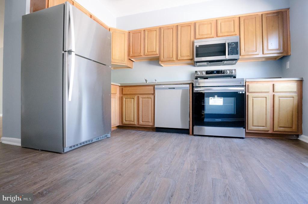 455 NICOLL AVE #1