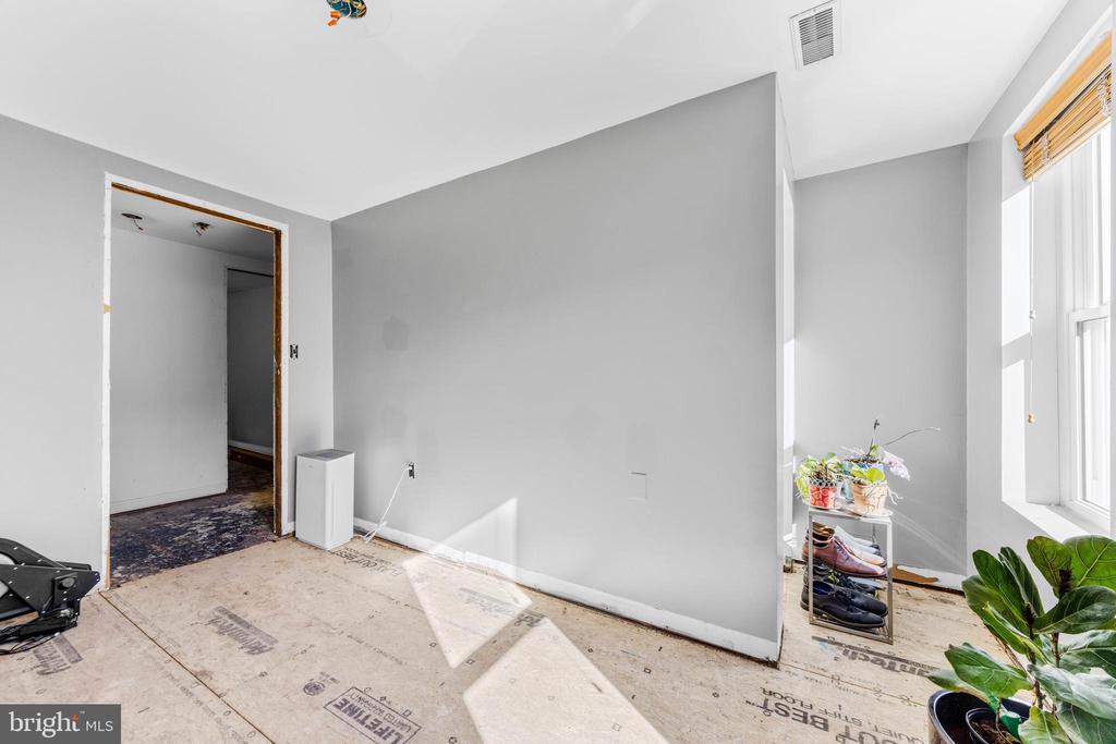 1938 E LOMBARD STREET E