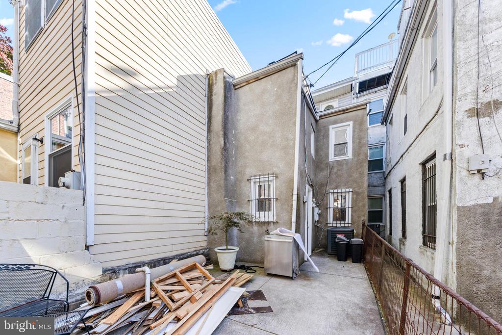 1938 E LOMBARD STREET E