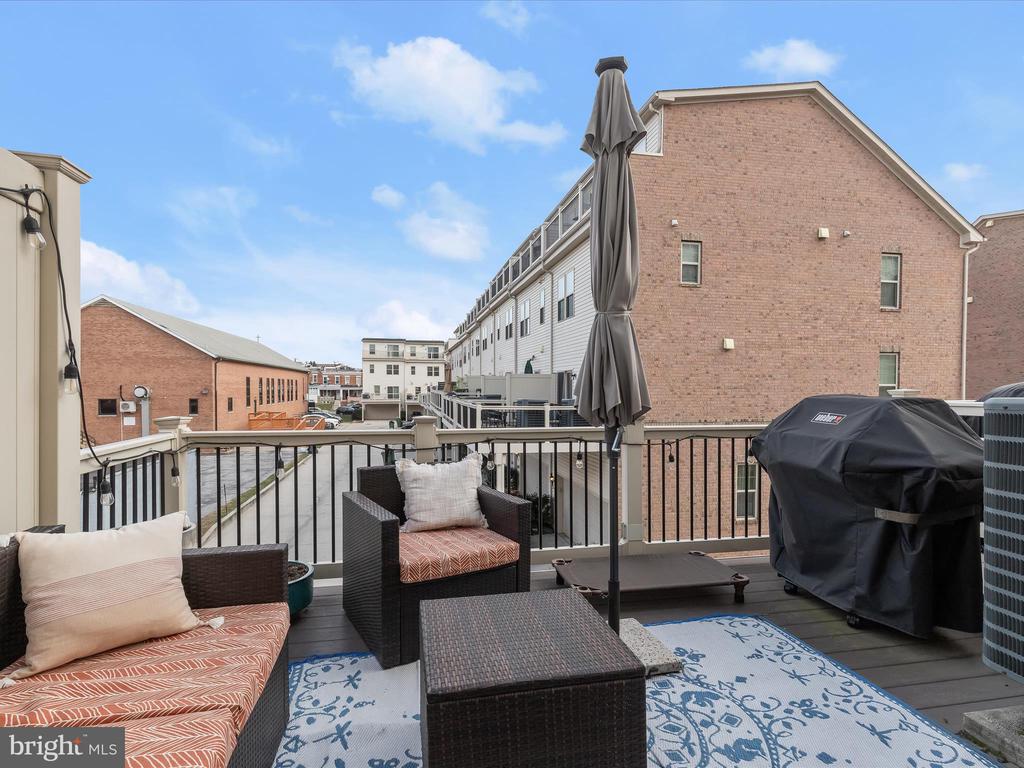 813 S MACON STREET