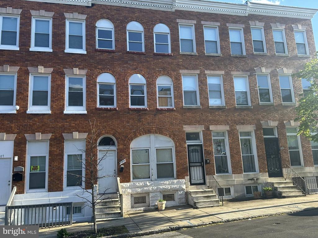 705 E 21st St