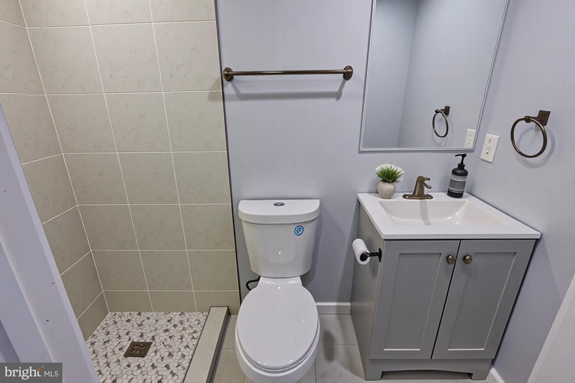 1318 N SPRING STREET