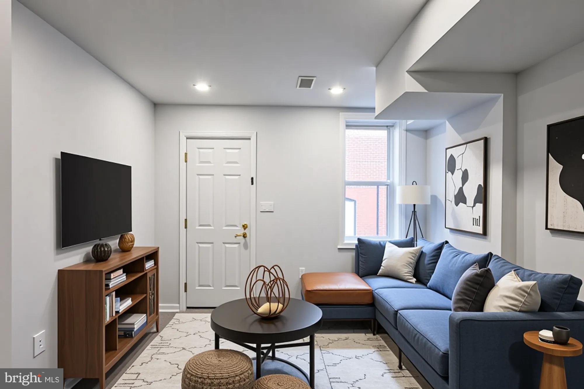 1318 N SPRING STREET