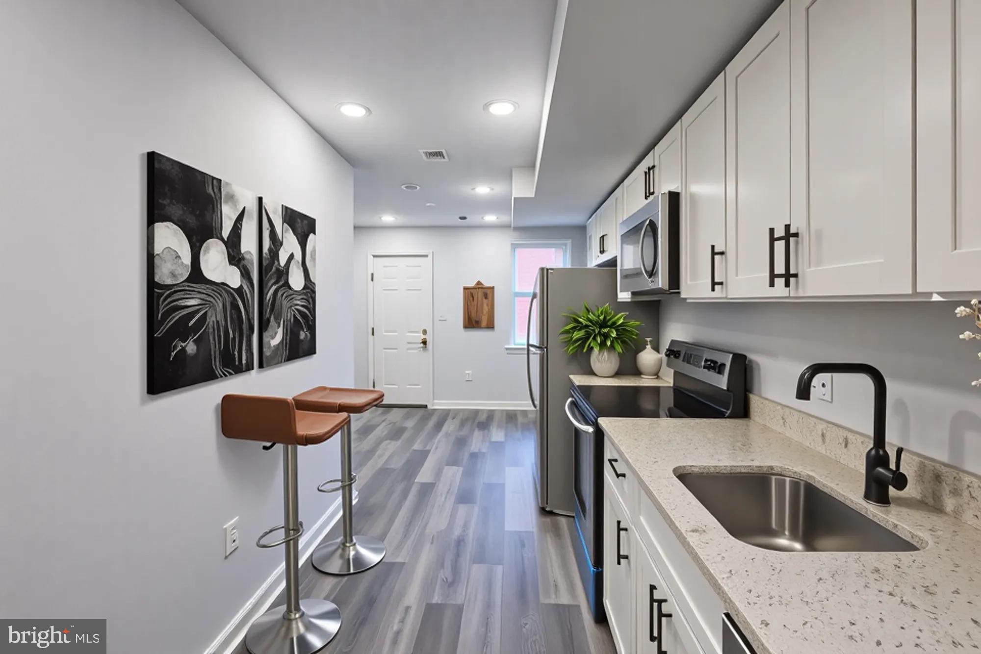 1318 N SPRING STREET