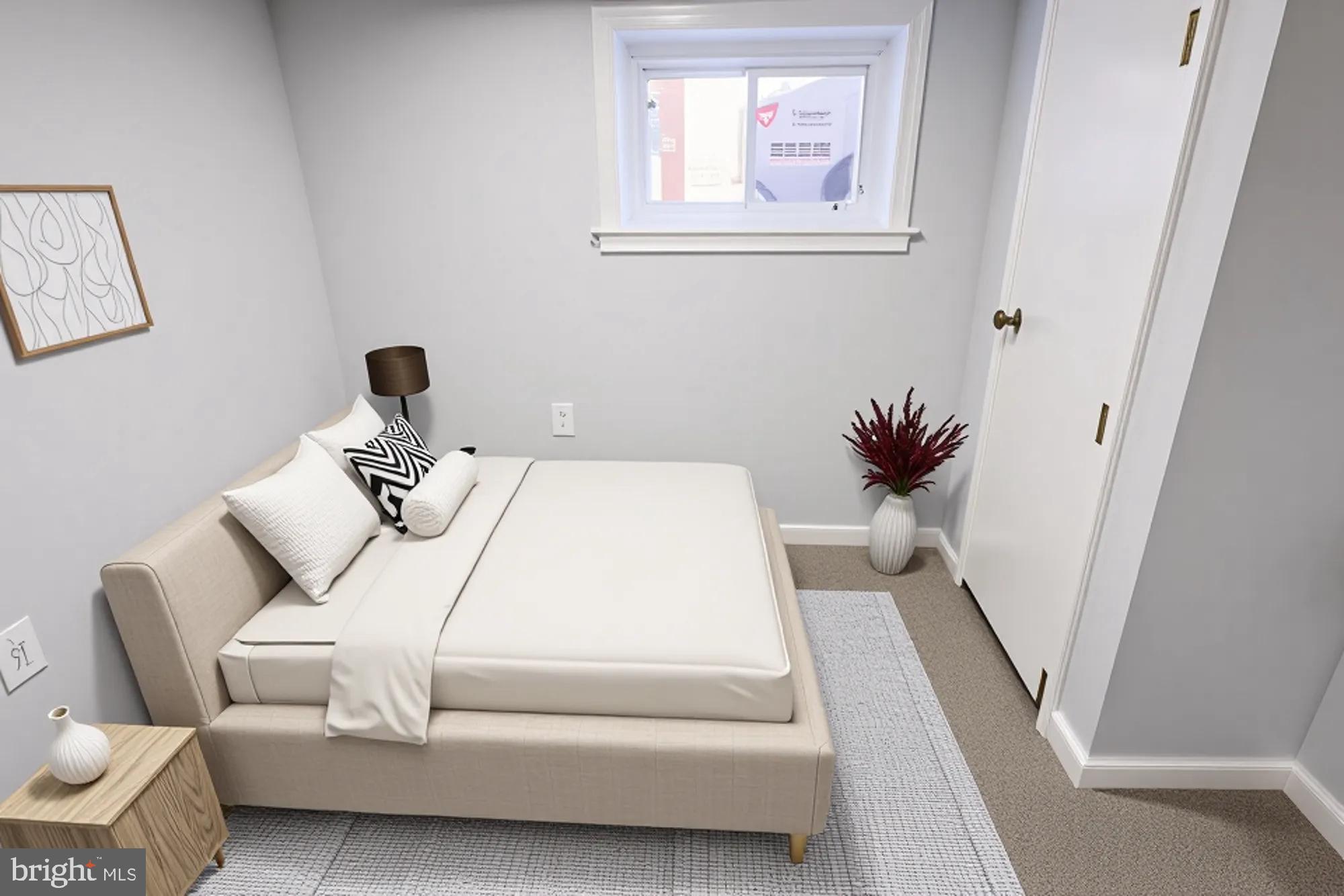 1318 N SPRING STREET