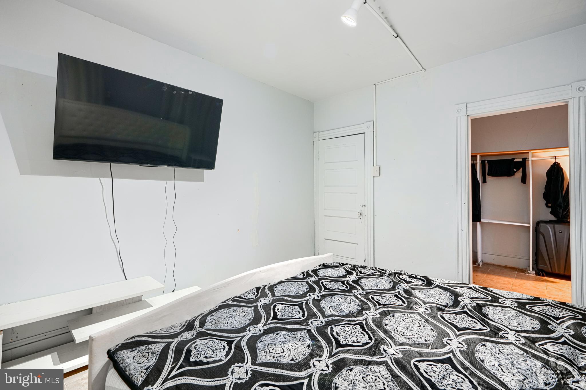 4309 VALLEY VIEW AVENUE