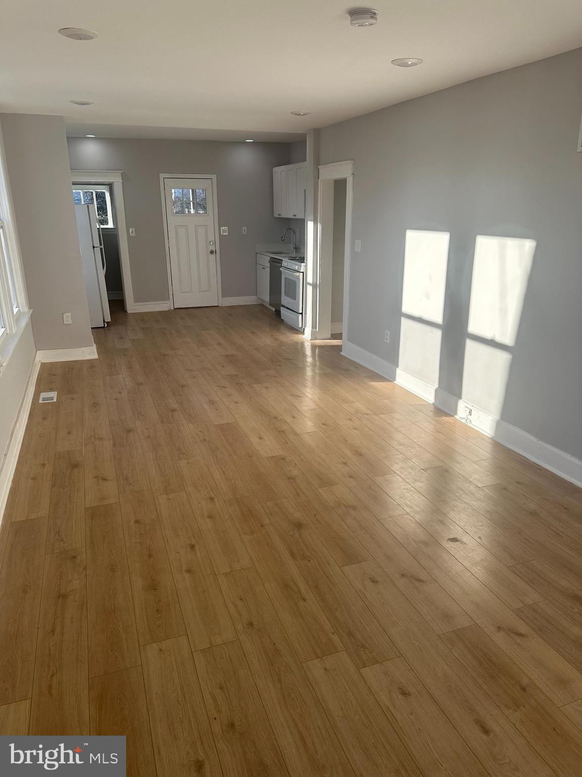 6600 HAMPNETT AVENUE