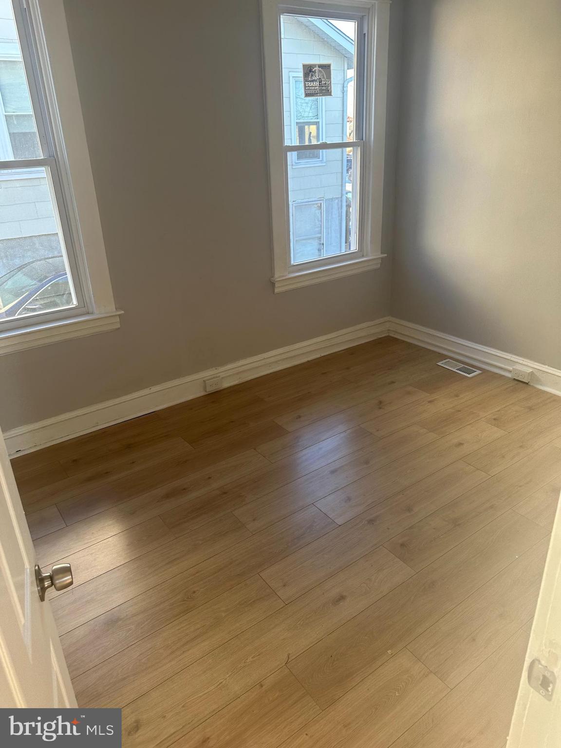 6600 HAMPNETT AVENUE