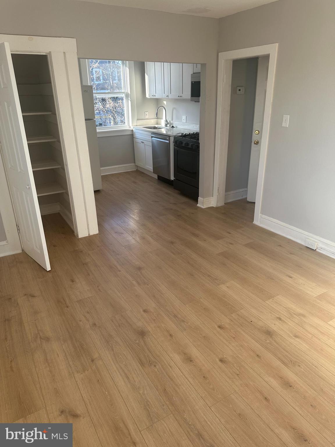 6600 HAMPNETT AVENUE