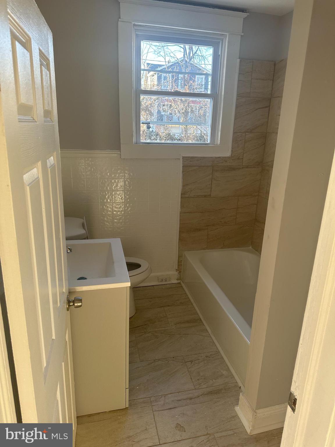 6600 HAMPNETT AVENUE