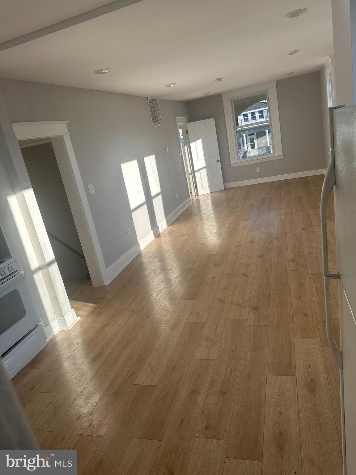 6600 HAMPNETT AVENUE